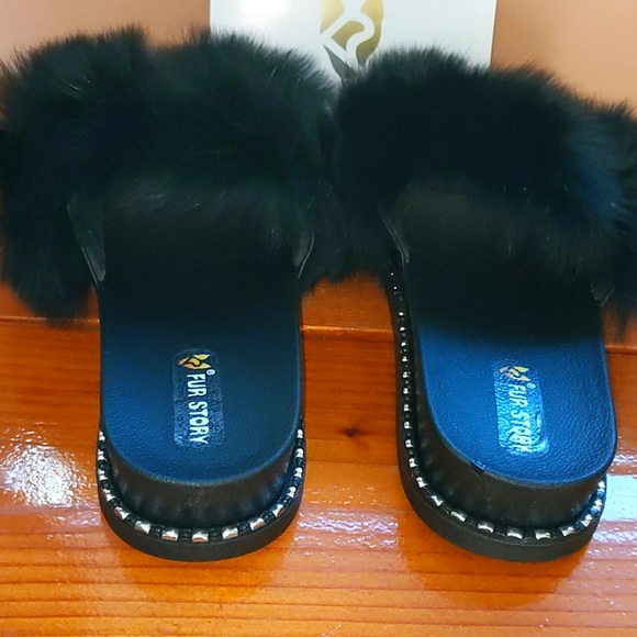 Fox Fur Slides - Picture 4 of 5